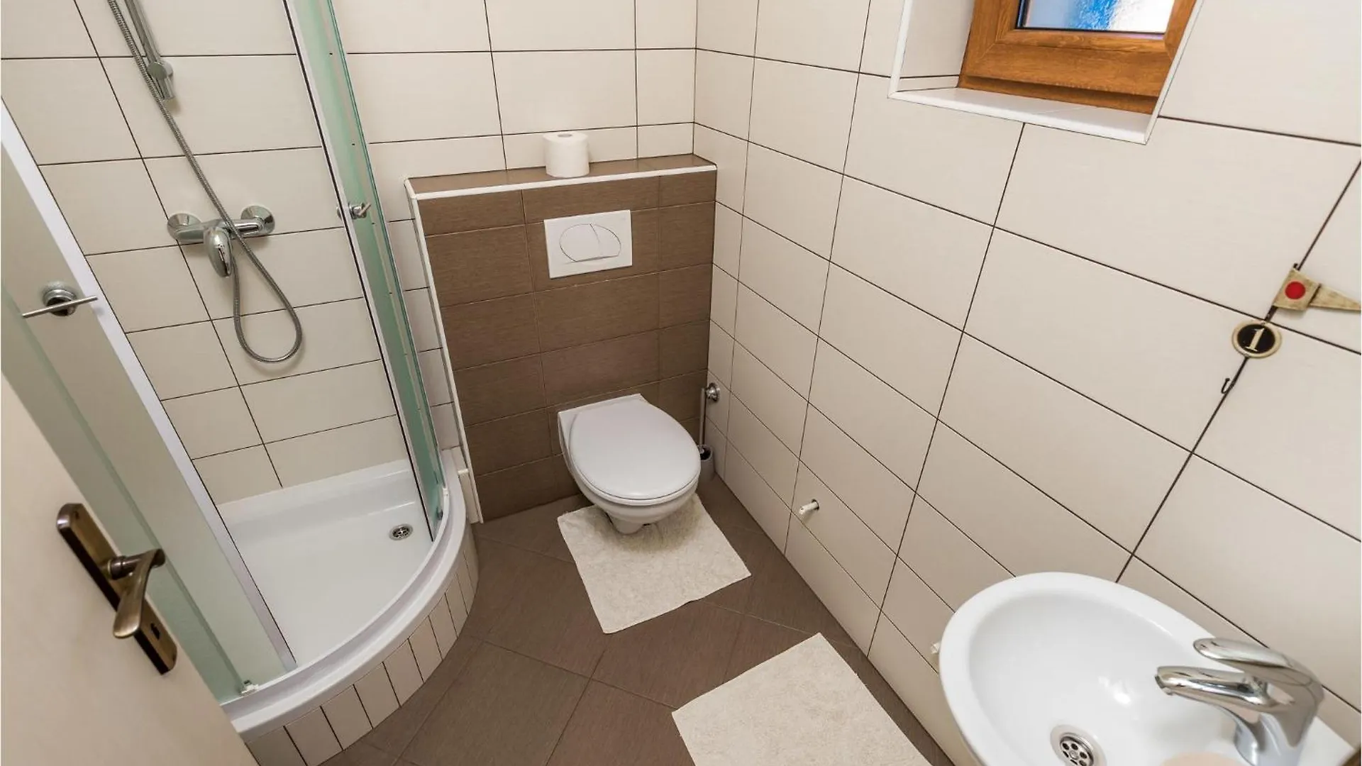 3 Bedroom Cozy Home In Palit